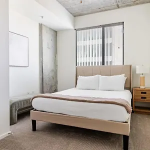 Living At Roosevelt Point, Apartment